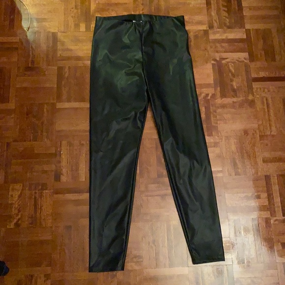 H&M faux leather high waist leggings - Picture 2 of 8